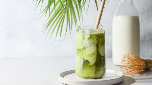matcha latte na ledu